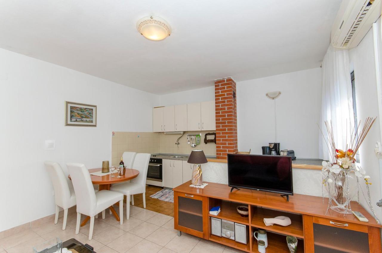 Apartments Derado Supetar Extérieur photo