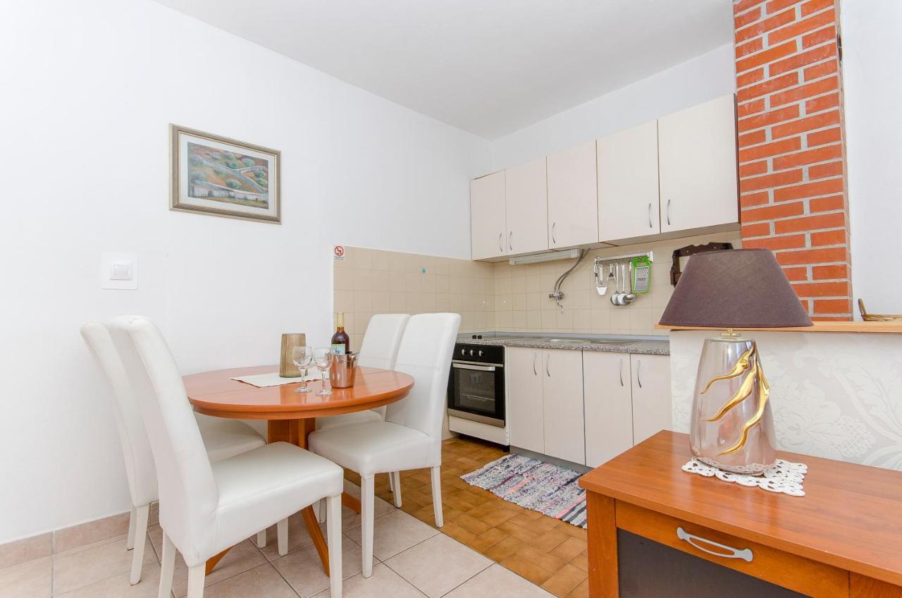 Apartments Derado Supetar Extérieur photo