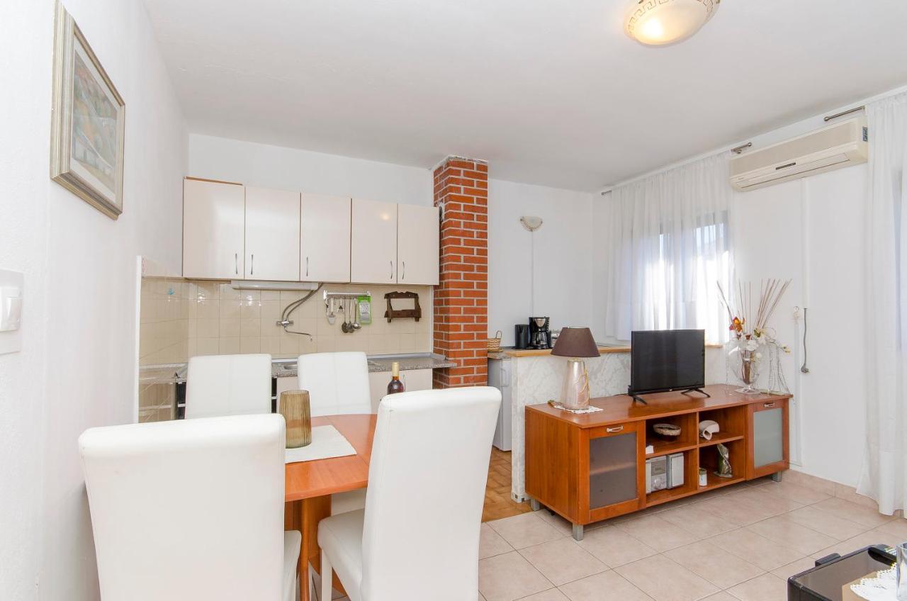 Apartments Derado Supetar Extérieur photo