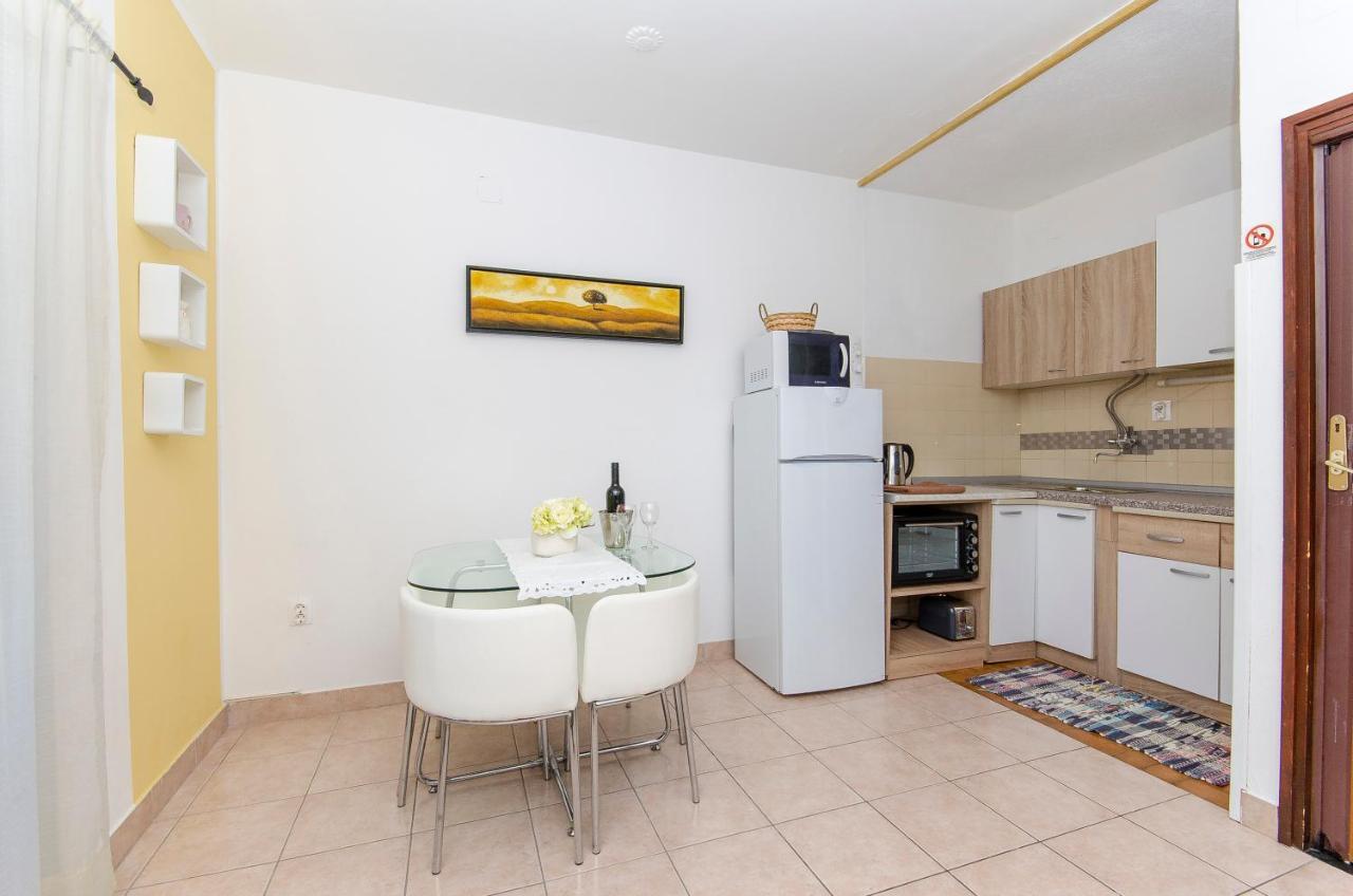 Apartments Derado Supetar Extérieur photo